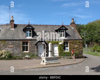 Tradizionale Stonebuilt terrazzati Cottages in Parton Village, Galloway, Scozia Foto Stock