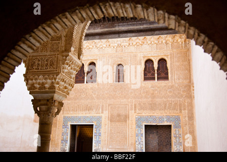 Il patio del Cuarto Dorado nell'Alhambra di Granada Spagna Foto Stock