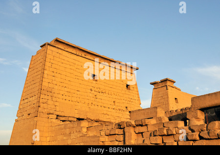 Primo pilone del Tempio di Luxor e di Tebe Egitto Foto Stock