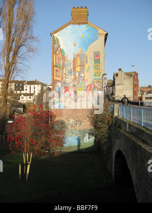 Il murale sul frontone della casa New Bridge Street fondo Fore St Hill Exeter Devon Regno Unito Foto Stock