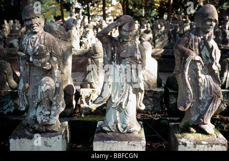 Novembre 3, 2004 - Gohyaku Rakan, 500 discepoli del Buddha, al tempio Kita-In nella città giapponese di Kawagoe. Foto Stock