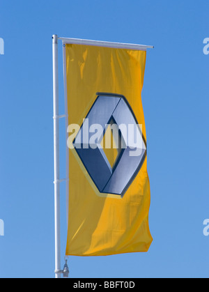 Motori Renault pubblicitarie flag ad Oulton Park Motor Racing sul circuito di British Touring Car Championship Cheshire England Regno Unito Foto Stock