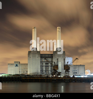 Battersea Power Station di notte Foto Stock