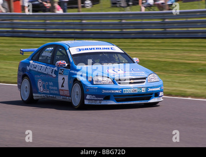 Blu chiaro Racing Silverline Chevrolet Lacetti pilotato da Mat Jackson nel British Touring Car Championship ad Oulton Park Cheshire Foto Stock