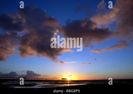 Tramonto spettacolare su Southport Pier Foto Stock