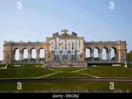 Gloriette, Palazzo Schoenbrunn, giardino del palazzo, dall'età di Maria Teresa e Giuseppe II, Vienna, Austria, Europa Foto Stock