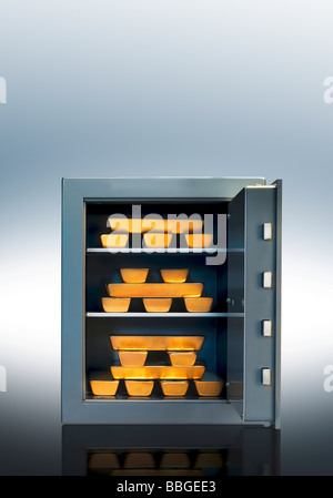 Gold bullion in una cassetta di sicurezza Foto Stock