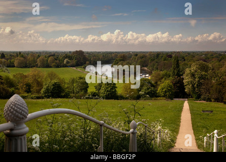 Vista da Richmond Hill del Fiume Tamigi guardando ad ovest Foto Stock