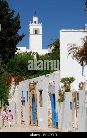 Tunisi, Tunisia. Edifici imbiancati, etc, nel villaggio di Sidi Bou Said al di fuori di Tunisi. 2009. Foto Stock