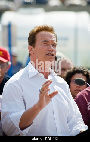 Jesusita fire conferenza stampa il governatore Arnold Schwarzenegger, Earl Warren Showgrounds, Santa Barbara, California, 7 maggio 2009 Foto Stock