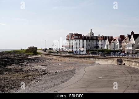 The Promenade at Porthcawl Wales Coastline UK, Welsh Coast Seaside resort Hotels on the Seafront British Coastline Foto Stock