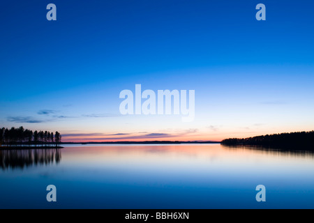 Paesaggio tranquillo ar alba Lakeland Carelia Finlandia Foto Stock