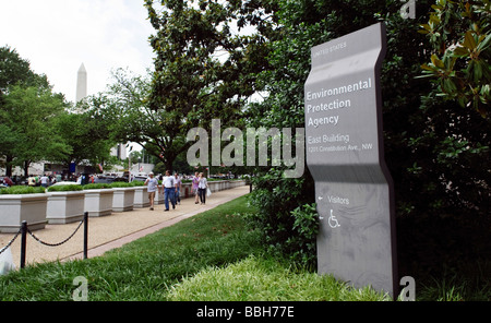 Un segno per l'Agenzia di Protezione Ambientale EPA su Constitution Avenue a Washington DC Foto Stock