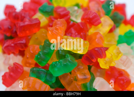 Gummy Bears Candy la vendita negli Stati Uniti è rimasta forte nonostante un attraverso la scheda aumento del prezzo della caramella e alla corrente Foto Stock