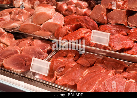 Assortimento di carne di una macelleria Foto Stock