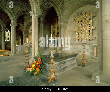 Tomba di Beda il Venerabile, Galilea cappella, la Cattedrale di Durham, Durham City, nella contea di Durham, Inghilterra, Regno Unito. Foto Stock