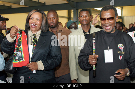 Ex presidentessa della Inkatha Freedom Party IFP s Womens Brigata e attuale sindaco di Zululand Zanelle Magwaza L è stato eletto Foto Stock