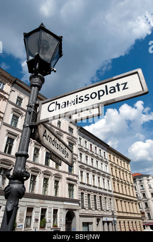 Edifici storici di Chamissoplatz a Kreuzberg Berlino Foto Stock