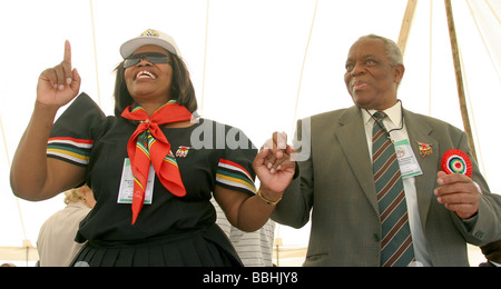 Senior Inkatha Freedom Party IFP leader e membro della Zulu Royal House Prince Gedeone Zulu R trasmesso il 16 maggio 2006 dopo Foto Stock