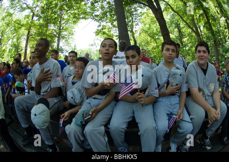 Il Memorial Day Parade nell'Inwood quartiere di New York Foto Stock