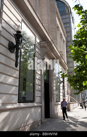 Vista esterna del Wellcome collection edificio ospita gli archivi medici e museo, 183 Euston Rd, London NW1 2essere Inghilterra Foto Stock