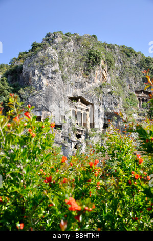 Tombe Licie tagliate a scogliere, Fethiye, provincia di Mugla, Repubblica di Türkiye Foto Stock