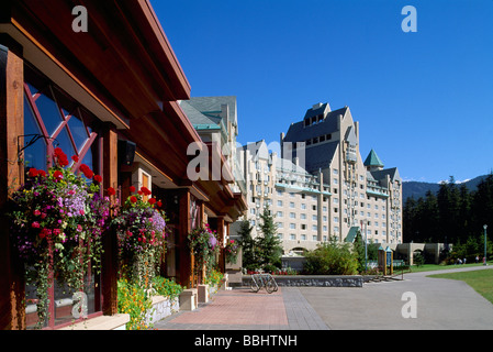 Whistler Blackcomb Resort, BC, British Columbia, Canada - Ristorante e Fairmont Chateau Whistler, estate Foto Stock