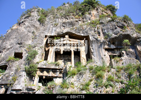 Tombe Licie tagliate a scogliere, Fethiye, provincia di Mugla, Repubblica di Türkiye Foto Stock