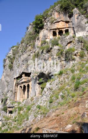 Tombe Licie tagliate a scogliere, Fethiye, provincia di Mugla, Repubblica di Türkiye Foto Stock