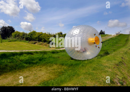 Zorb, zorbing, sphereing, Dorset, Gran Bretagna, Regno Unito Foto Stock