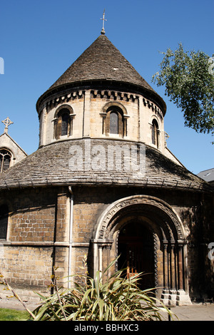 La chiesa rotonda ufficialmente la chiesa del Santo Sepolcro costruita intorno al 1130 è uno degli unici quattro chiese rotonde in Inghilterra Foto Stock