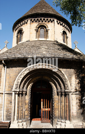 La chiesa rotonda ufficialmente la chiesa del Santo Sepolcro costruita intorno al 1130 è uno degli unici quattro chiese rotonde in Inghilterra Foto Stock