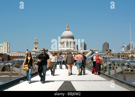 Piede Millennium Bridge London Foto Stock