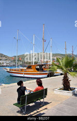 Vista sul porto, Bodrum, Penisola di Bodrum, Provincia di Mugla, Repubblica di Türkiye Foto Stock