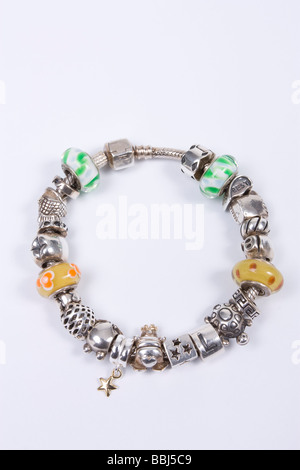 Chamilia argento sterling fascino bracciale con un sacco di fascino ale Foto Stock