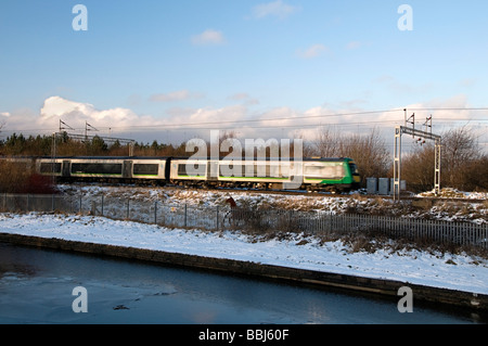 Classe 170 treno elettrico nel west midlands a Londra midland livrea Foto Stock