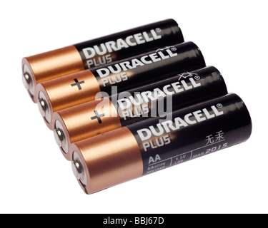 Fila di quattro Duracell batterie AA close up Foto Stock