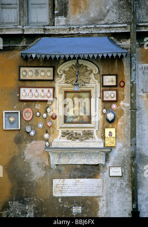 La Madonna, la Madonna Annunciata, Via delle Botteghe Oscure, Roma, Lazio, l'Italia, Europa Foto Stock