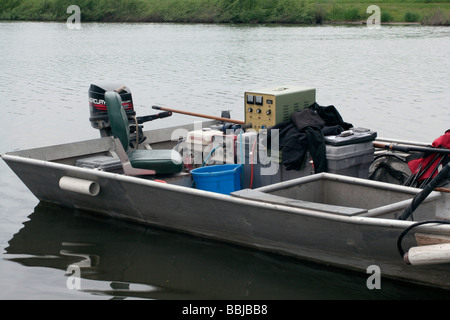 Equipaggiamento su barca usata per stordire electricially pesce per il conteggio di pesce da pesca DNR Foto Stock