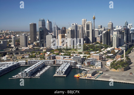 La baia di Walsh e il CBD Sydney New South Wales AUSTRALIA antenna Foto Stock