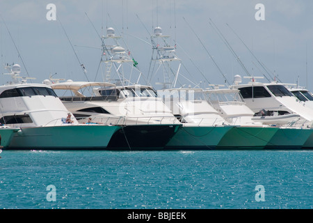 Barche a motore si diressero per il week-end di Culebra Foto Stock