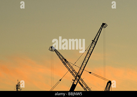 Costruzione di gru silhouette in Birmingham Foto Stock