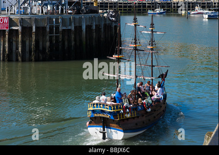 Escursione di ritorno in barca al porto, Scarborough, East Coast, North Yorkshire, Inghilterra Foto Stock