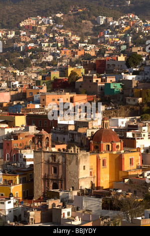 Elk187 4034v Messico Guanajuato vista della città dalla collina sopra con la chiesa Foto Stock