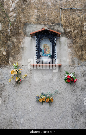Un altare di strada. Isola d'Elba, Italia. Foto Stock