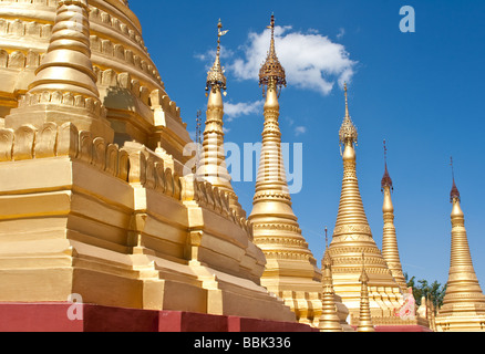 Golden tempio Buddista vicino Lago Inle, Myanmar (Birmania) Foto Stock