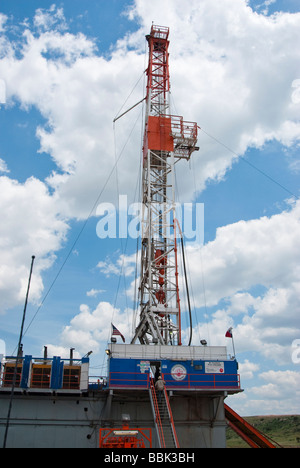 Un olio impianto di perforazione in i campi petroliferi del Texas Foto Stock