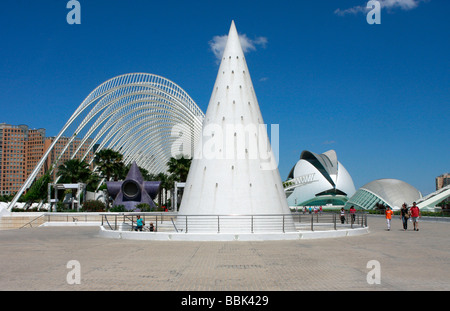 Progettato da Santiago Calatrava Valencia, la Città delle Arti e delle Scienze è una straordinaria collezione di architettura moderna . Foto Stock