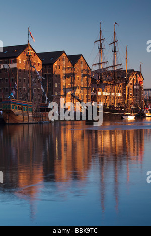 Tramonto su Gloucester Docks a Tall Ships Festival 2009, Gloucestershire, Regno Unito Foto Stock