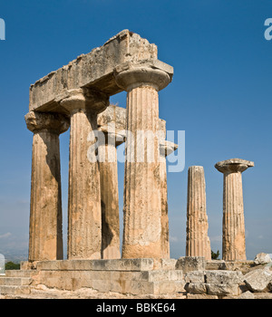 Il quinto cen BC Tempio di Apollo a Corinto antico Peloponneso Grecia Foto Stock